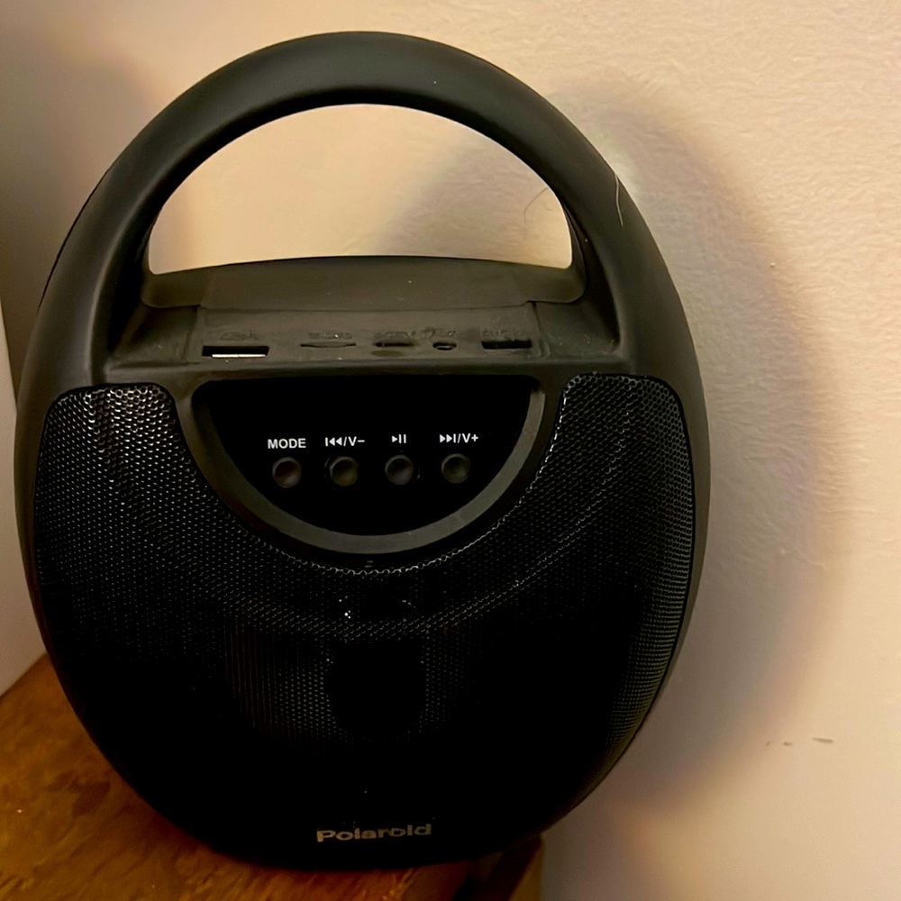 Polaroid Bluetooth speaker